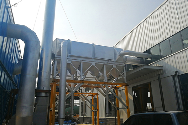 圣萊特耐材廠分式布袋除塵現場5.jpg